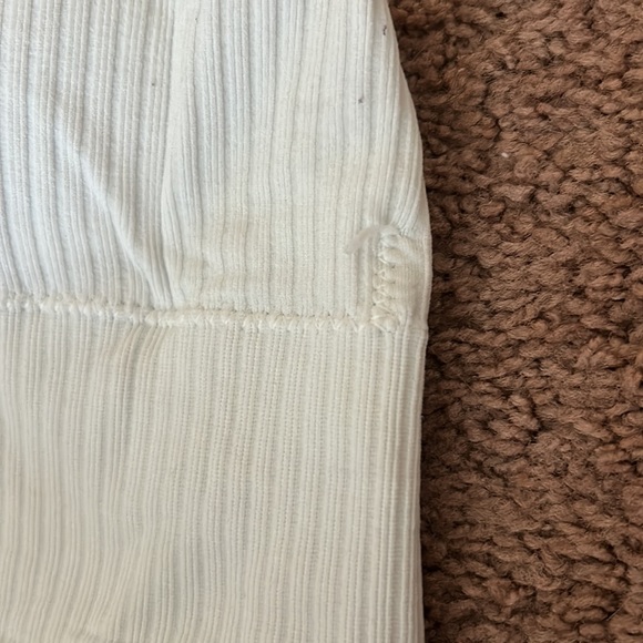 Padded crop top - Picture 3 of 4